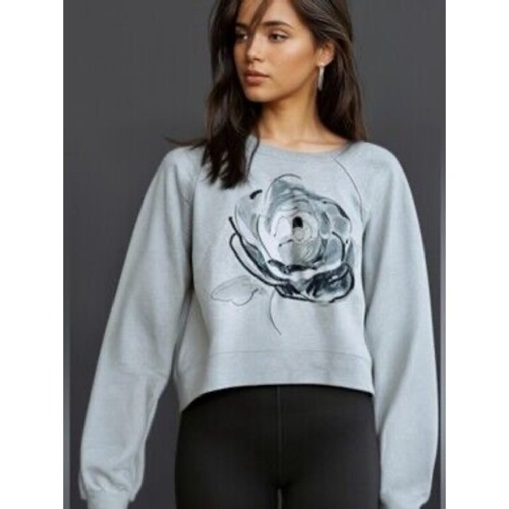 Abercrombie‎ & Fitch Grey Crewneck Sweater Size Medium Back Zipper Floral NWT